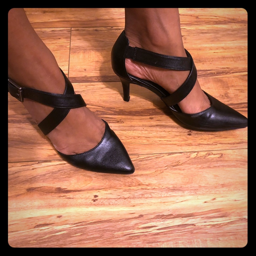 Black Life Stride Pumps with Soft Systems